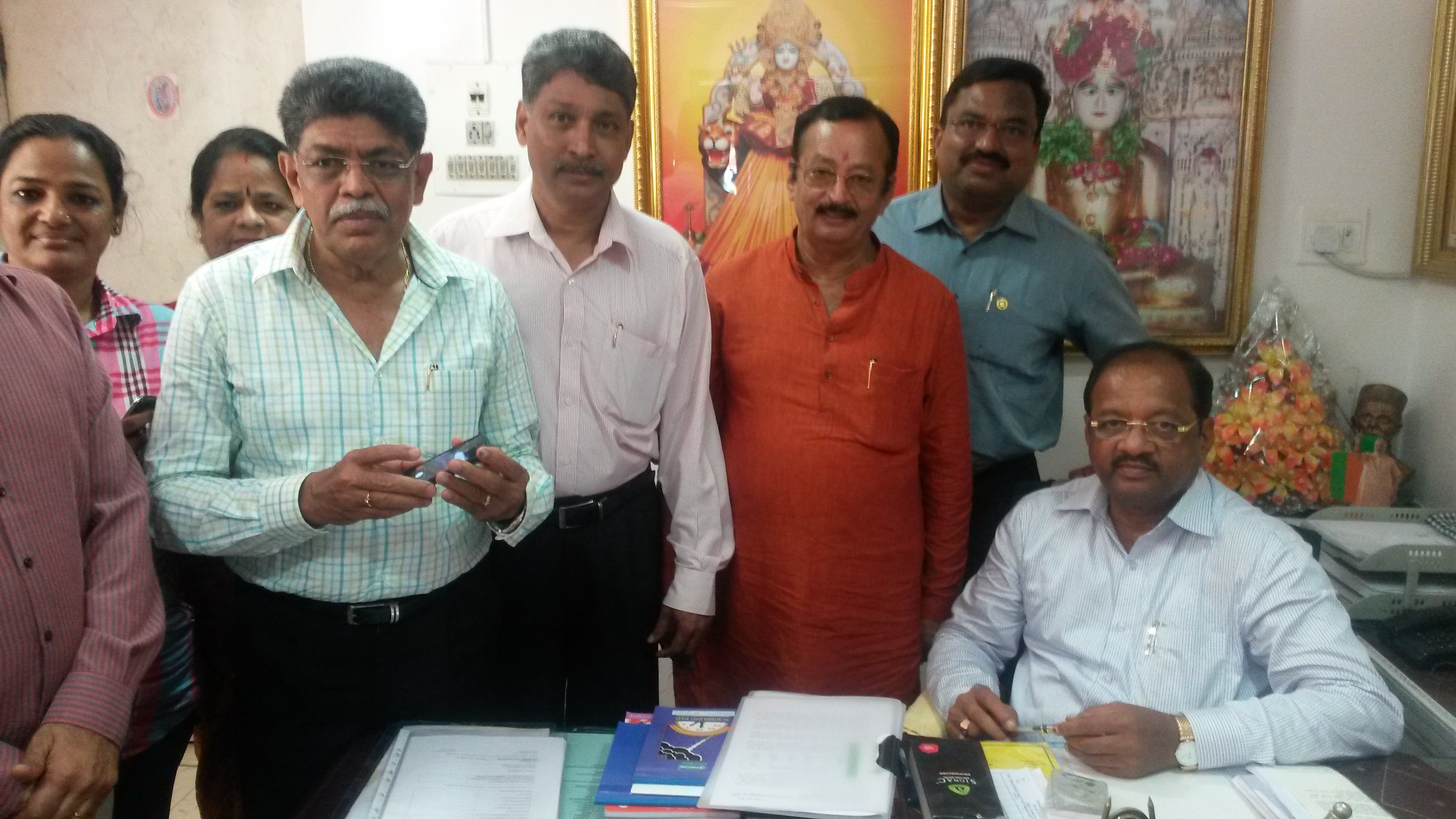 Mumbai bunts association felicitates MP Gopal Shetty